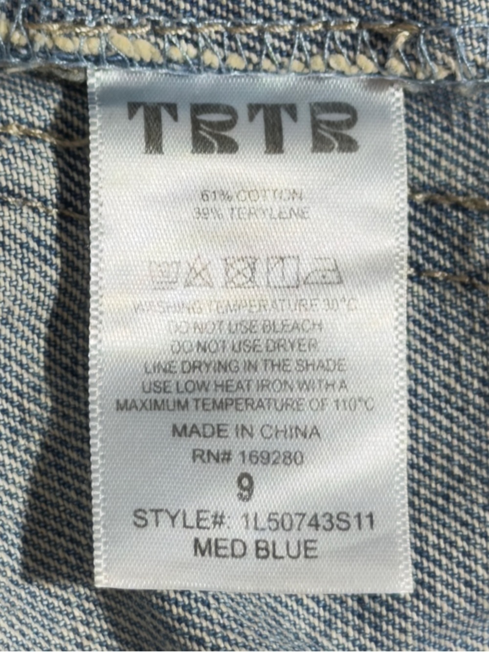 High-Rise Wide Leg Women’s Jeans in Light Blue with Embroidered Detail - Picture 15 of 16